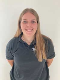 Wir dürfen seit Juli eine neue Mitarbeiterin beschäftigen: Nicole Fröhlich- Physiotherapeutin.